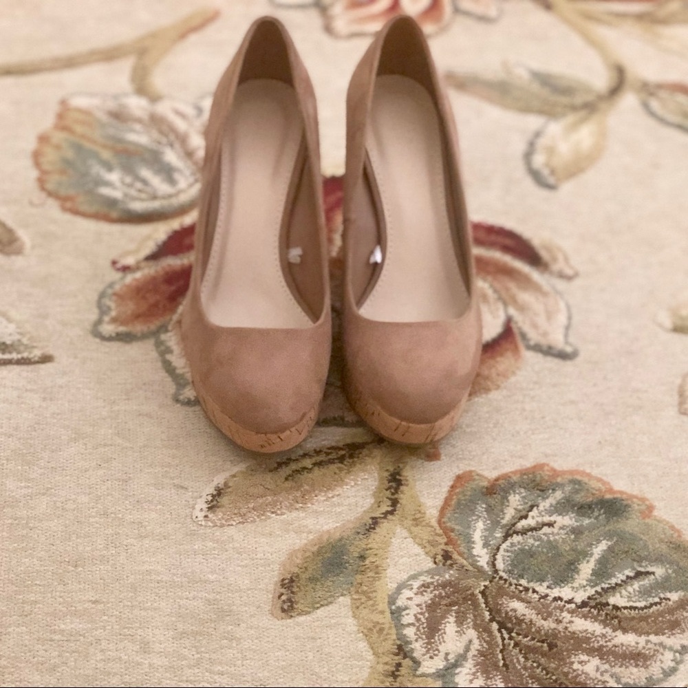 Forever 21 Beige Pumps